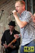 Joe Scholes (The Braces) with The Nicks 19. This Is Ska Festival - Wasserburg, Rosslau 26. Juni 2015 (8).JPG